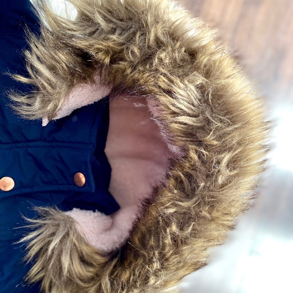 Size 6 winter coat - Picture 2 of 3